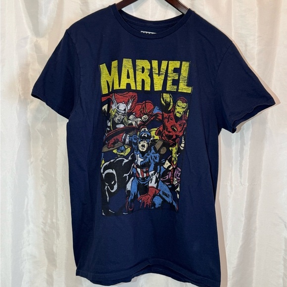 Marvel Avengers Graphic Tee | Size L | Superhero Comic Book Shirt - Picture 2 of 6
